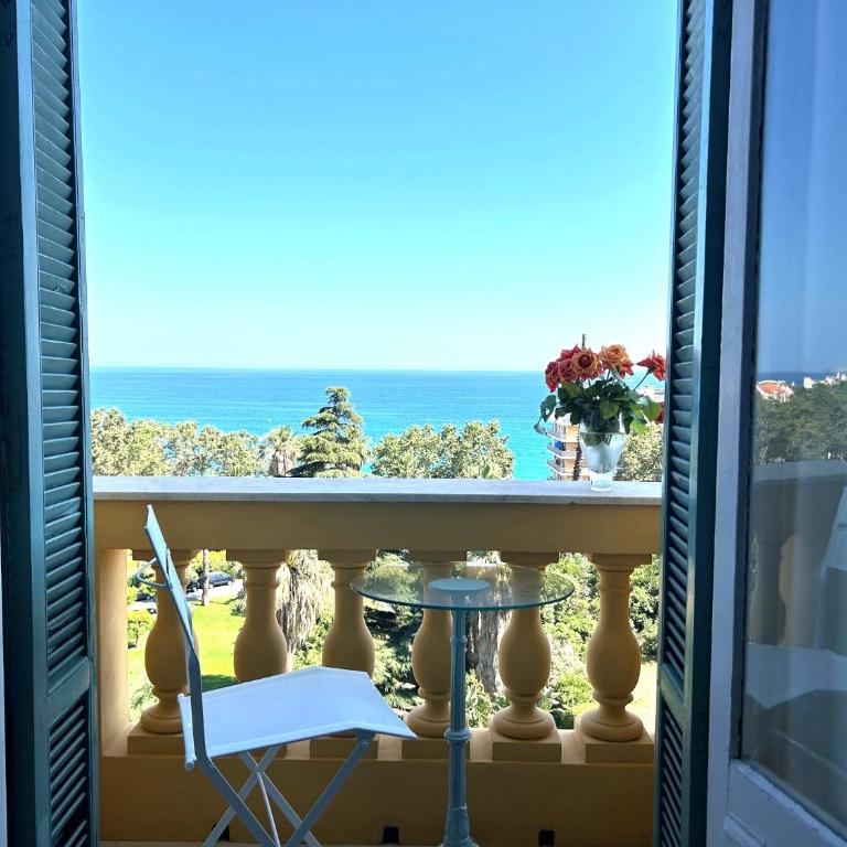 Superbe appartement de 100m2 face à la mer Dans un ancien palace - Apartment mit 1 Schlafzimmer - 1