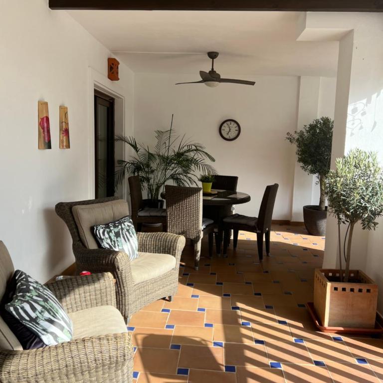 Finca San Antonio Two Bedroom apartment with swimming pool - Apartamento Deluxe de 2 dormitorios con vistas al jardín - 10