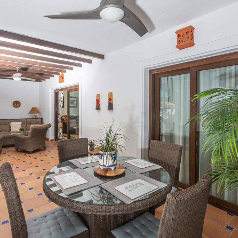 Finca San Antonio Two Bedroom apartment with swimming pool - Apartamento Deluxe de 2 dormitorios con vistas al jardín - 21