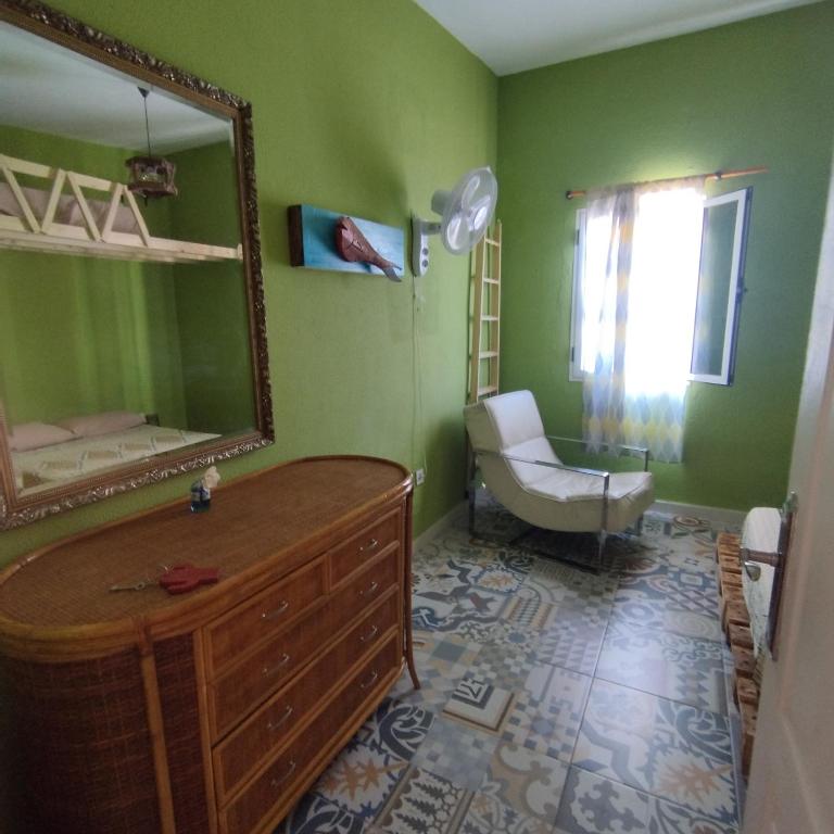 Casa Mamre - Habitación Triple Básica con baño compartido - 12