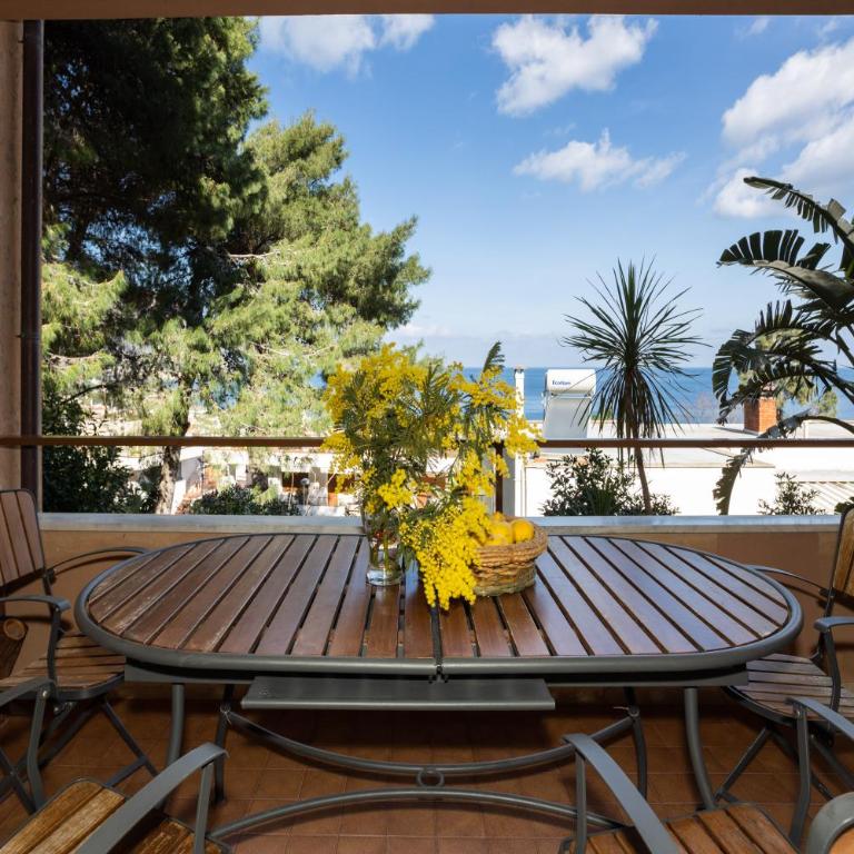 Villa nel verde sul mare, Mondello, Palermo - Villa with Sea View - 1