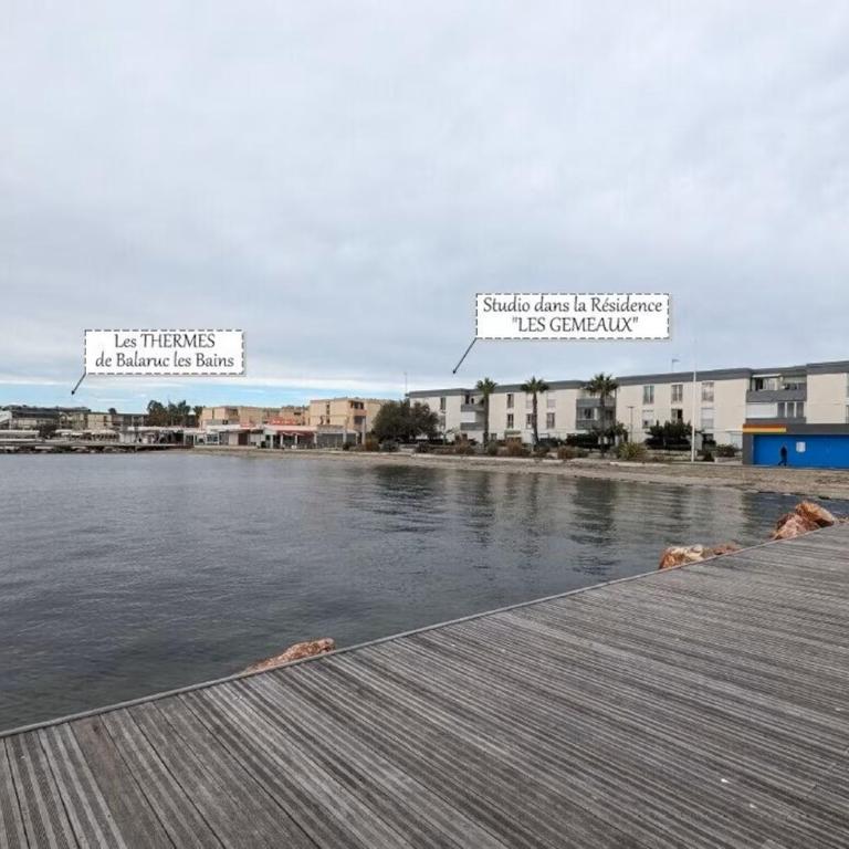 Studio 19m2 classé 1, vue sur étang de Thau, 200m des cures, 2eme Étage sans ascenseur - Appartement 1 Chambre - 2