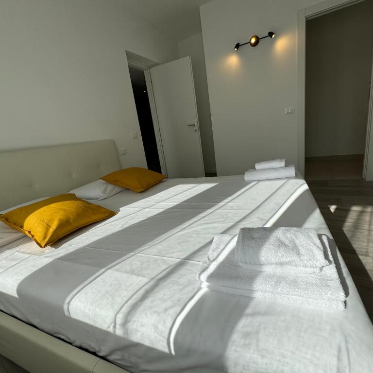FEEL - Casa Centrale Bergamo - Appartamento con 3 Camere da Letto - 4