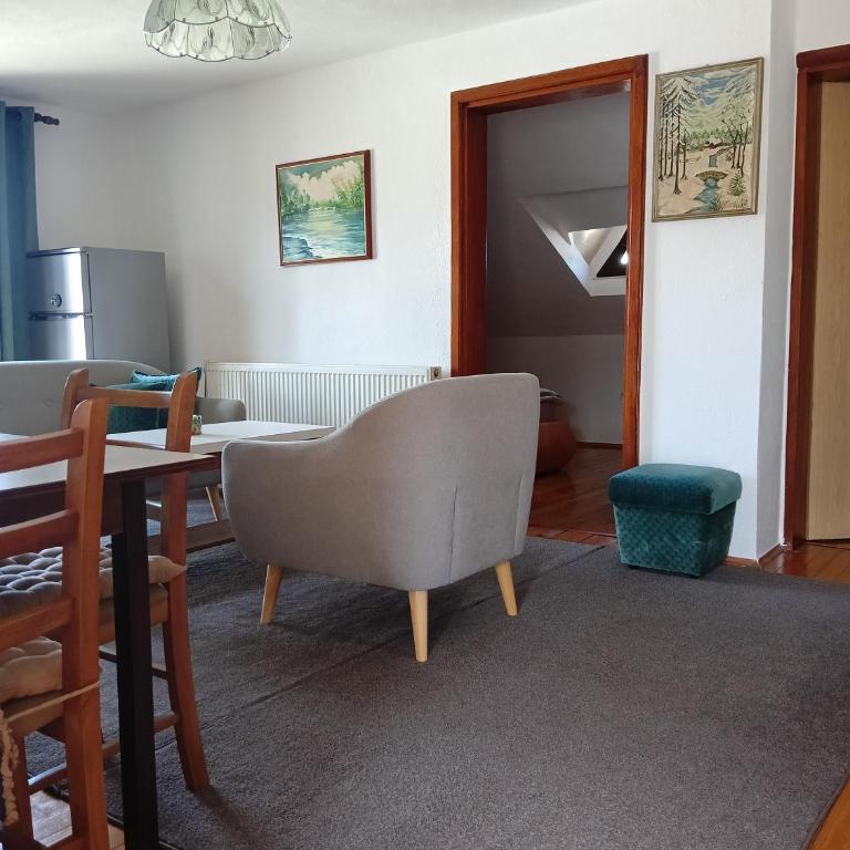 Apartman "EM" - Two-Bedroom Apartment with Terrace - 6