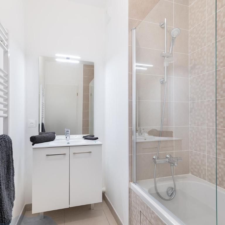 Paris Center & Eurostar 20 min, duplex 9 p, rooftop, 2 bathrooms, parking, - Appartamento - 7