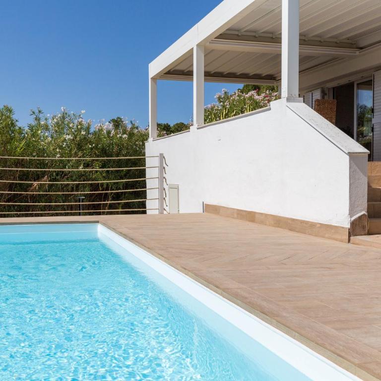 Villa Angelina con piscina e giardino privato a pochi passi dalla Spiaggia di Campus - Villa con 3 Camere da Letto - 10