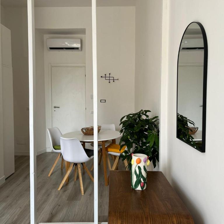 Colosseo Living Suites - Double Room with Park View - 3