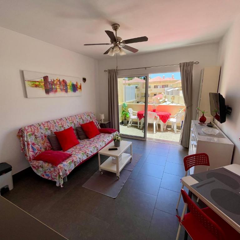 Cozy and sunny apartment with everything you need, Great location - One-Bedroom Apartment - 3