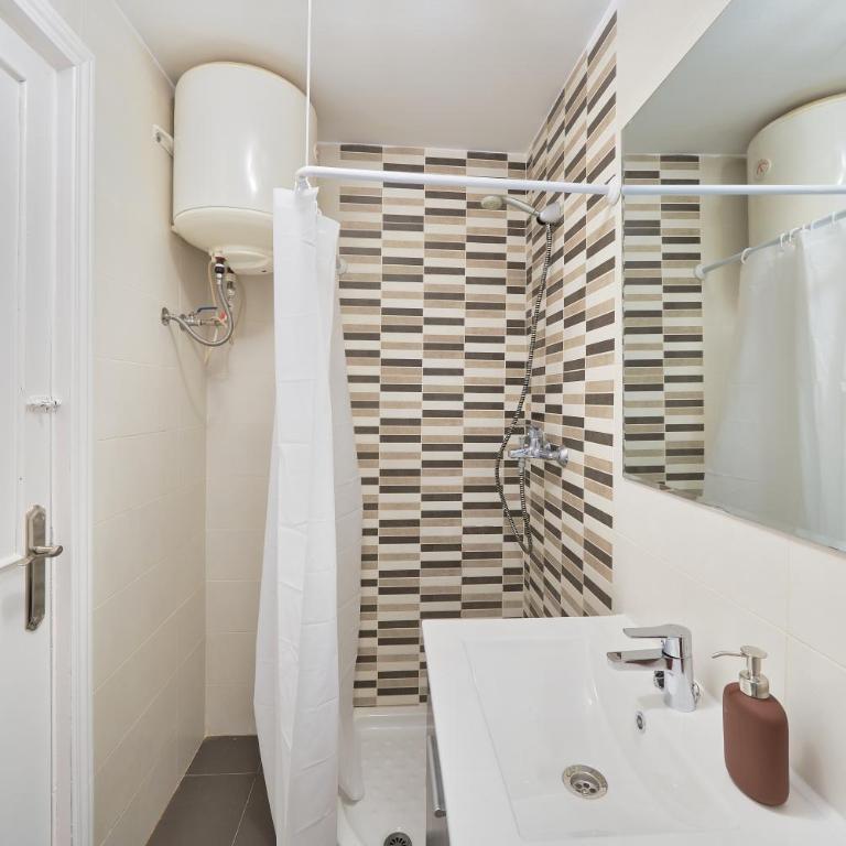 Estepona beach apartment - One-Bedroom Apartment - 10