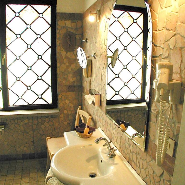 Hotel Villa Clementina - Camera Tripla - 4