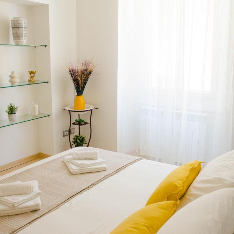 Orange Please - Trieste - Appartamento con 2 Camere da Letto - 1