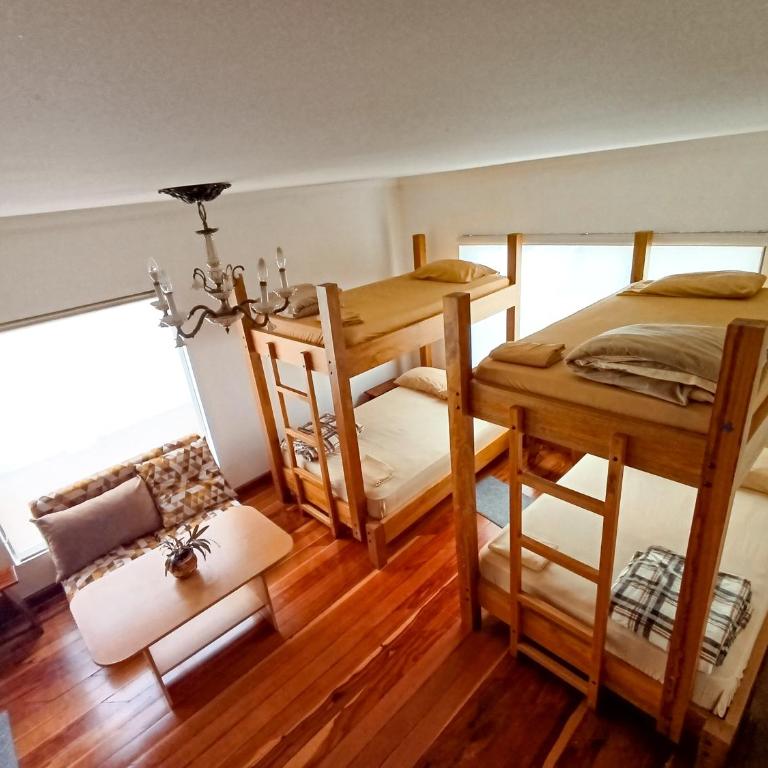 Hostal Mochiliers Bed and Breakfast - Habitación Cuádruple con baño compartido - 2