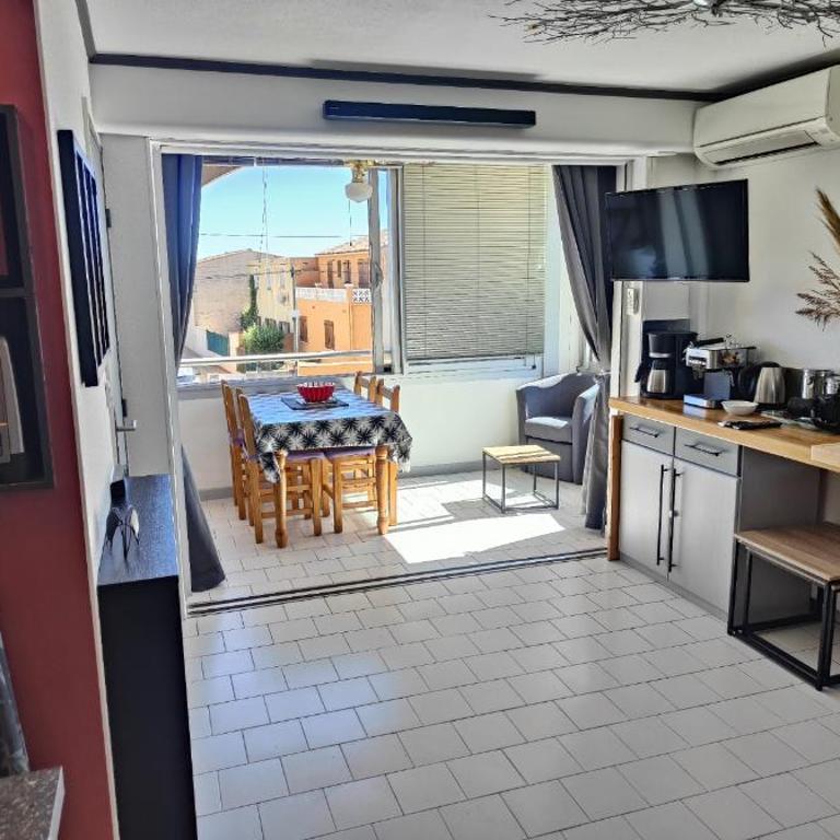 APPARTEMENT MODERNE prés de la plage avec parking gratuit - Appartement 2 Chambres - 1