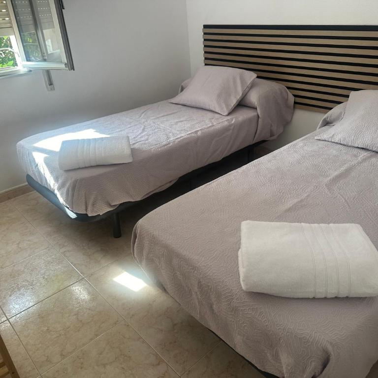Casa Ulloa con JARDÍN - Three-Bedroom House - 11