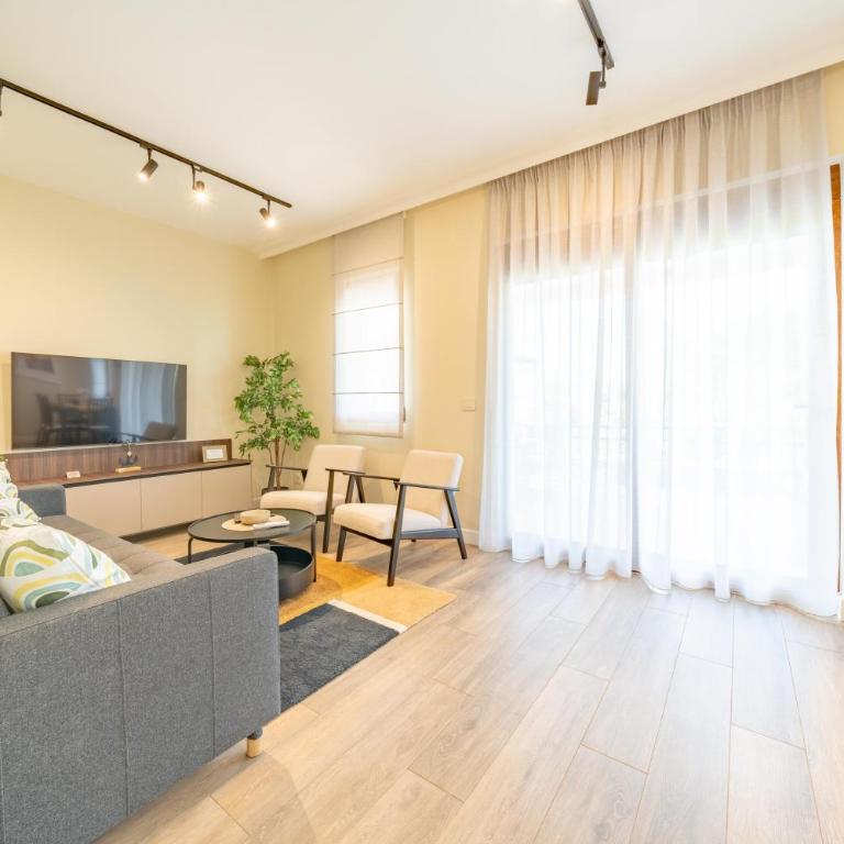 Apartmani Bradasevic Tivat**** - Deluxe Apartment - 1
