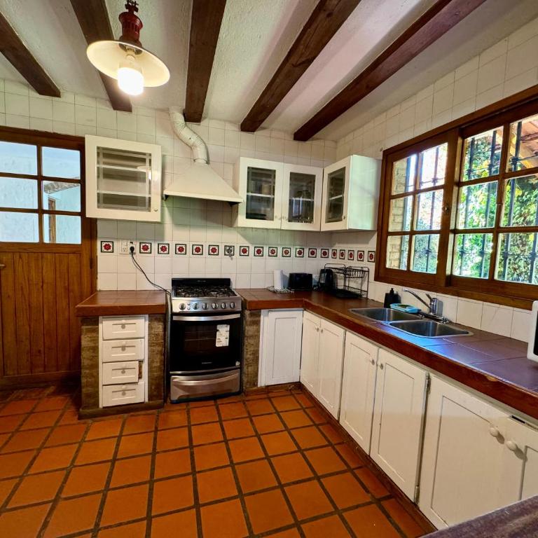 Olive Tree House with Pool Table and Swimming Pool - Villa - 33