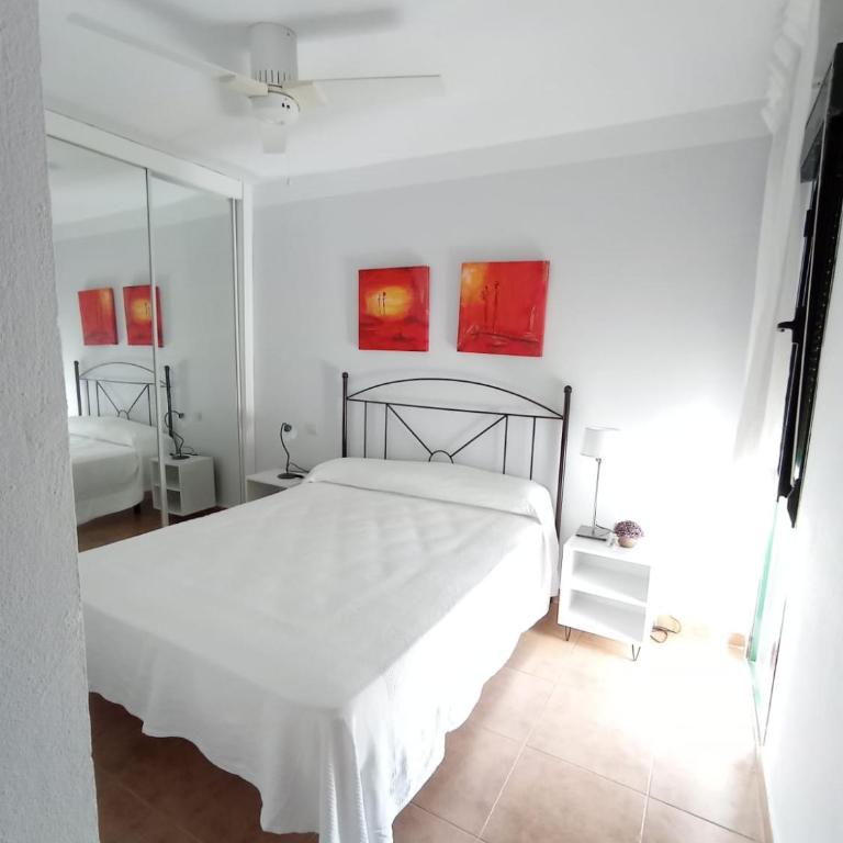 Azul Zahara Playa Apartamemtos Primera Linea - Apartment - 2