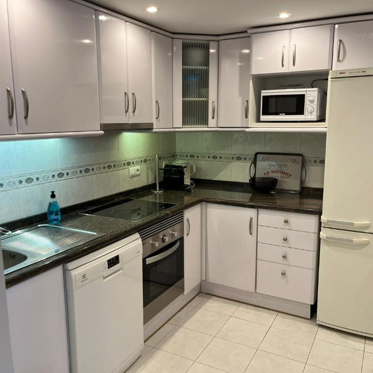Appartement Bulevard Dos - Two-Bedroom Apartment - 10