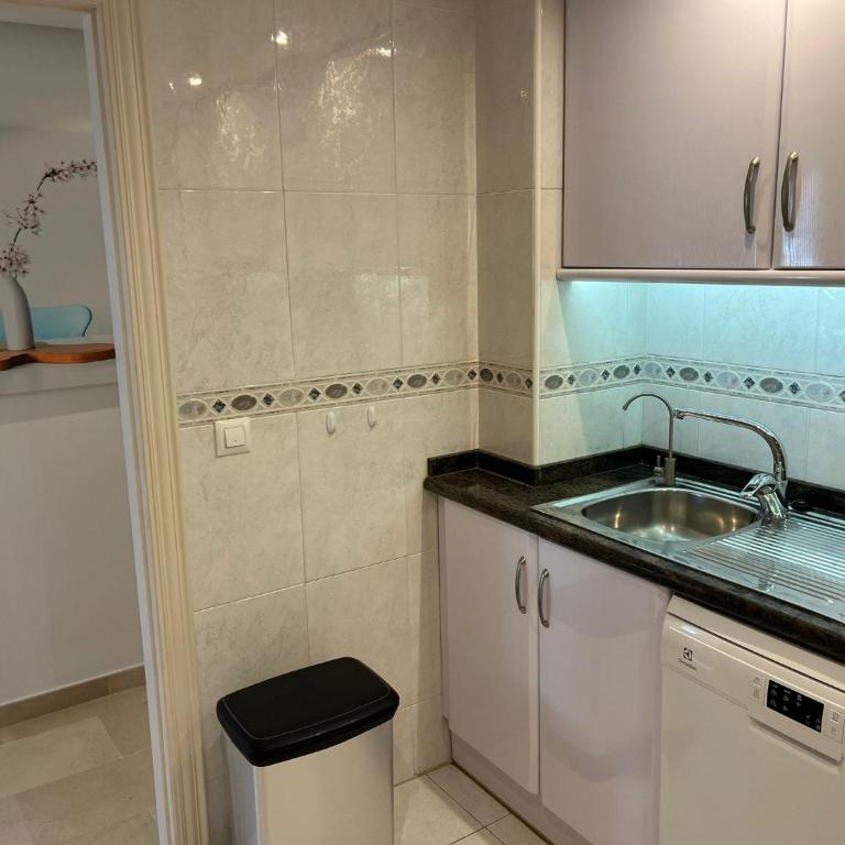 Appartement Bulevard Dos - Two-Bedroom Apartment - 11