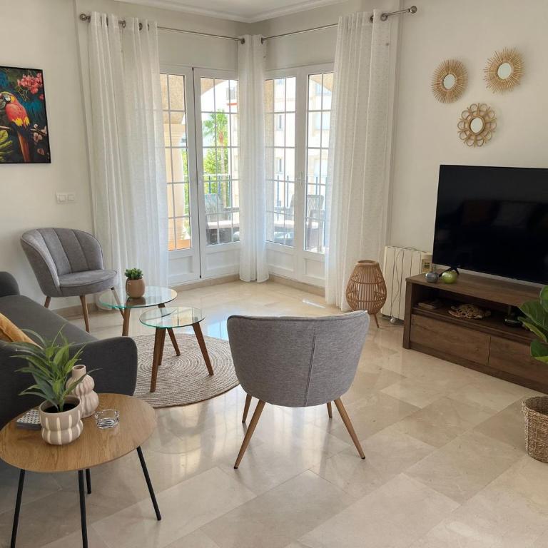 Appartement Bulevard Dos - Two-Bedroom Apartment - 16