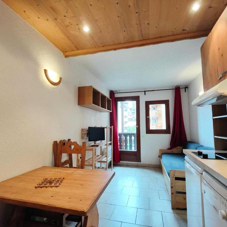 Chalet Club Iv - Blanchot - Studio · Proches des pistes et commerces · Balcon MAE-8751 - Studio - 1