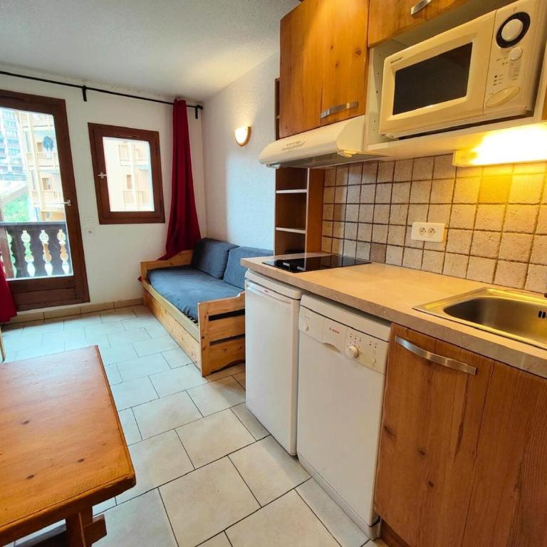 Chalet Club Iv - Blanchot - Studio · Proches des pistes et commerces · Balcon MAE-8751 - Studio - 2