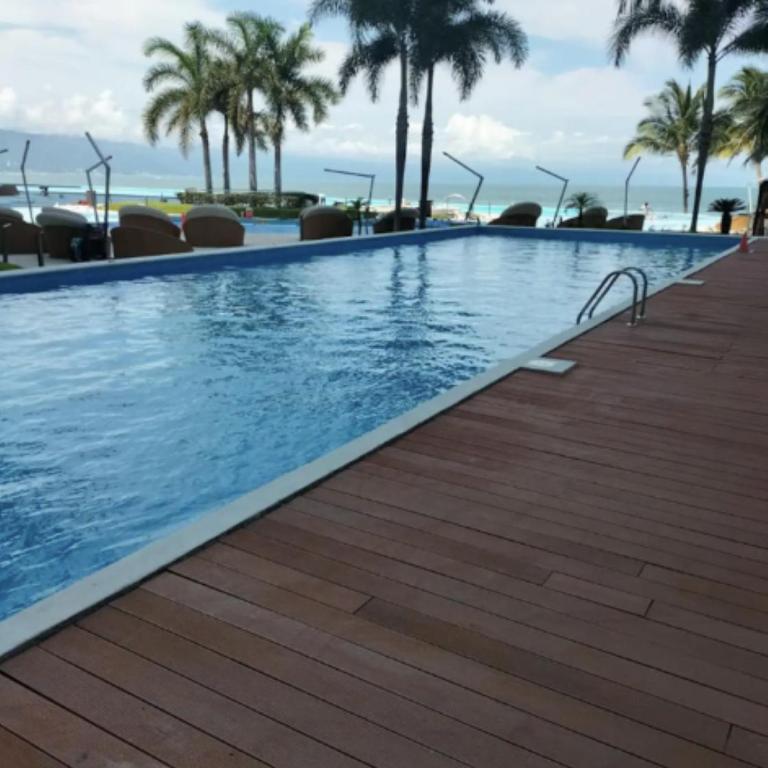 Peninsula Condo on 10th Floor - Villa - 3