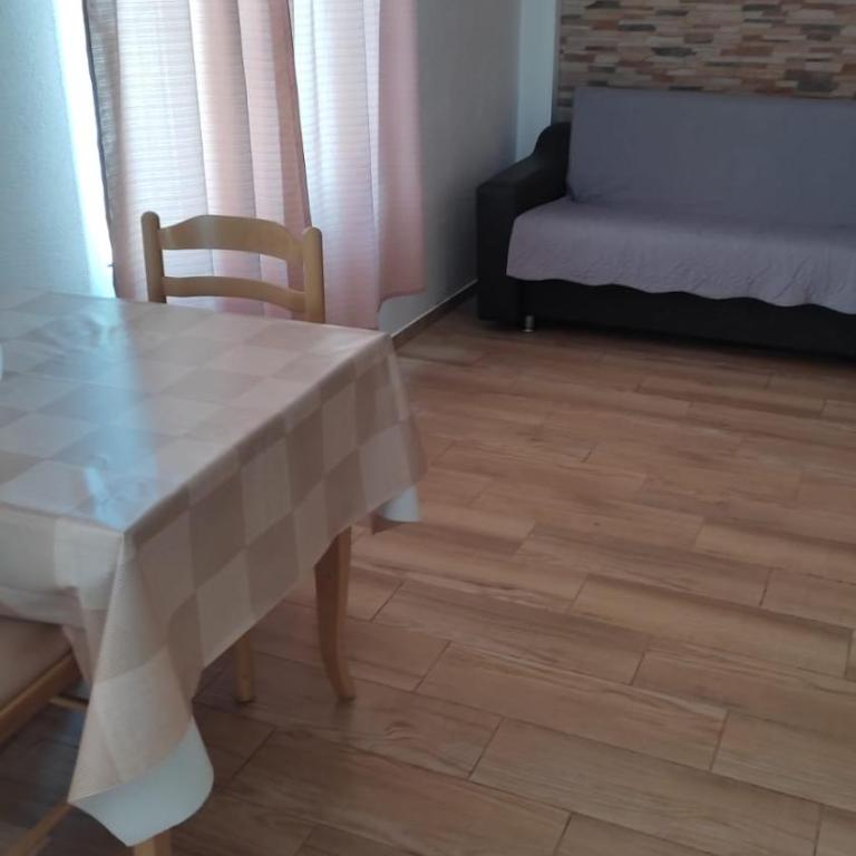 Apartmani Isabela sa vrtom - Apartman sa 2 Spavaće Sobe - 10
