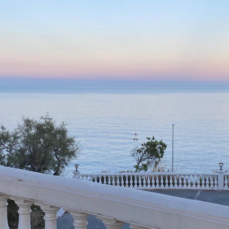 Studio et son Rooftop Panoramique Privé, Saint Raphaël, Anthéor, plage et gare à Pieds - Studio mit Meerblick - 5