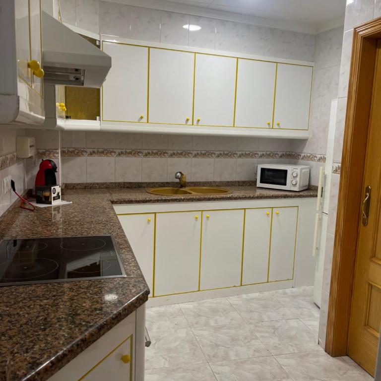 Casa JUANES - Three-Bedroom House - 5