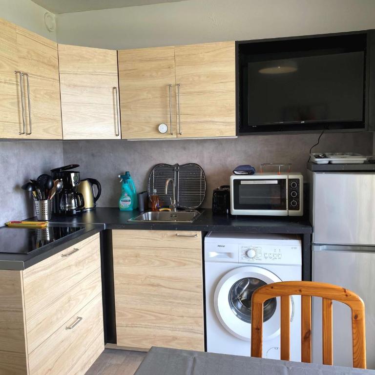 Appartement T1 à Balaruc-les-Bains avec WIFI - Équipement complet, idéal pour 2 personnes - FR-1-553-145 - Apartment (4 Adults) - 9