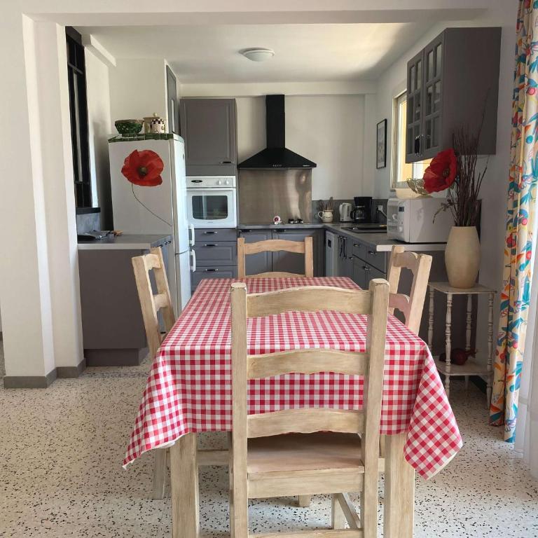 Superbe T3 avec loggias fermées, garage, et wifi à Balaruc-les-Bains, classé 3 étoiles - FR-1-553-216 - Appartement - 2