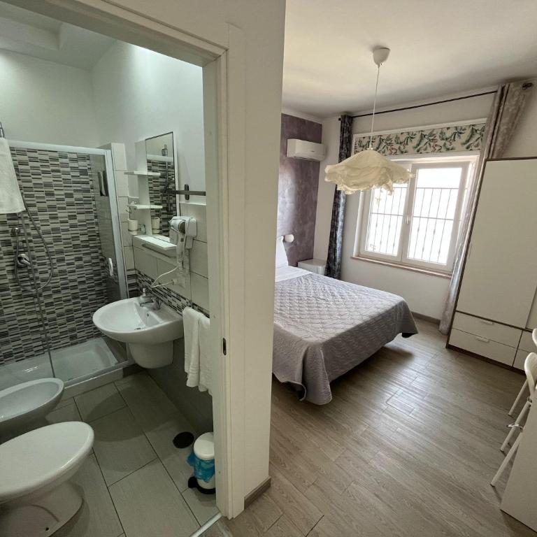 F.Rooms Napoli - Large Double or Twin Room - 1