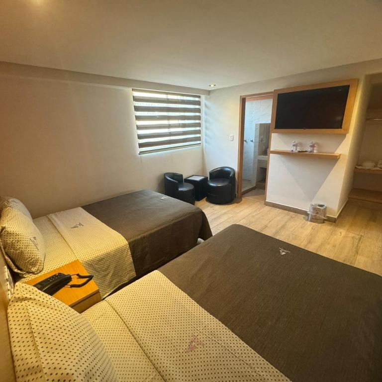 Hotel Moctezuma La Villa - Twin Room with Private Bathroom - 2