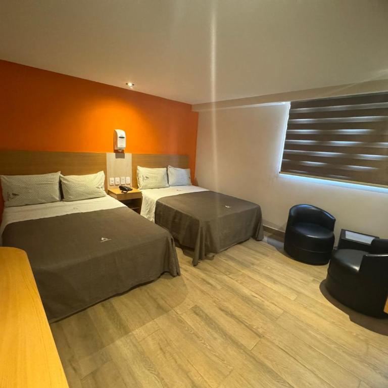 Hotel Moctezuma La Villa - Twin Room with Private Bathroom - 1