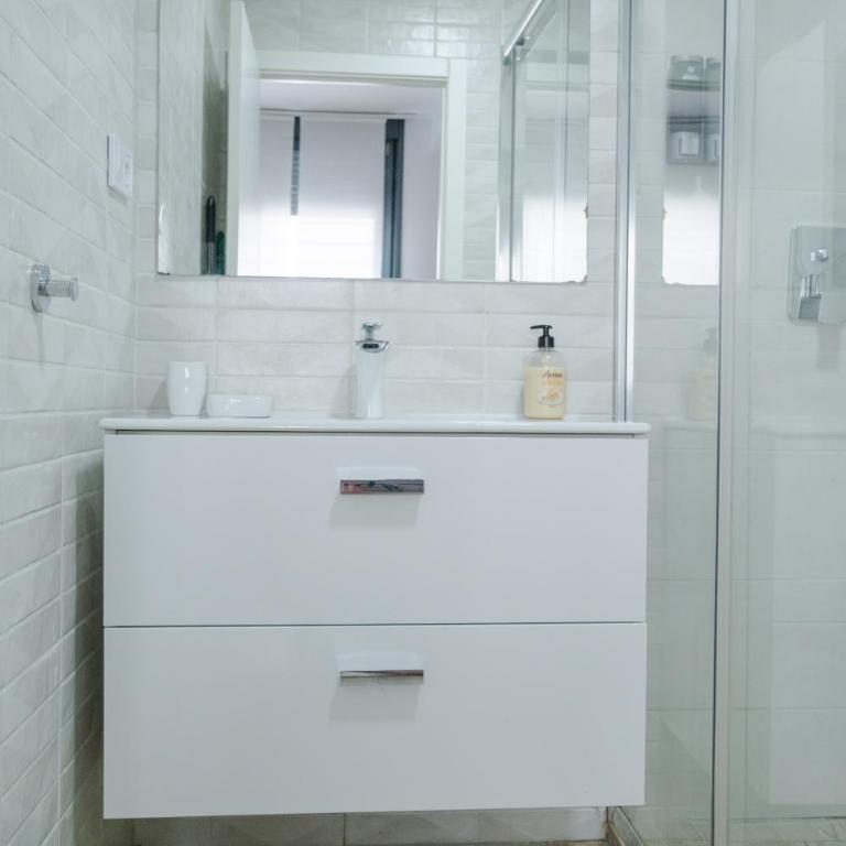 ABC Apartments Vistalegre I - One-Bedroom Apartment - 17