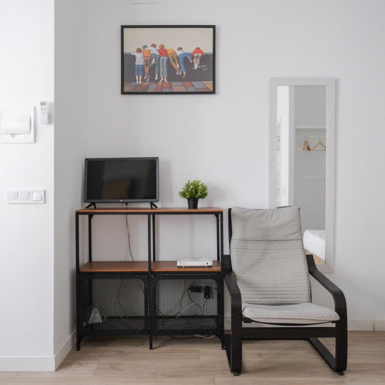 ABC Apartments Vistalegre I - One-Bedroom Apartment - 11