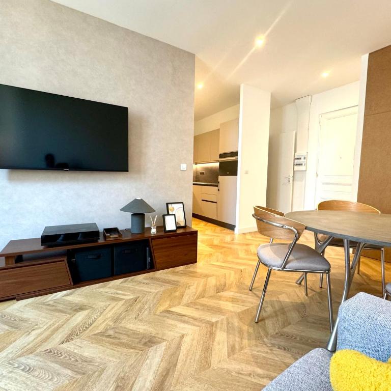 Appartement rétro dans le centre - Apartamento de 1 dormitorio - 1