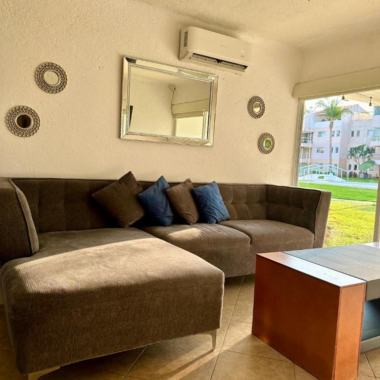 Departamento en Pb frente a la alberca - Apartamento de 2 dormitorios - 1
