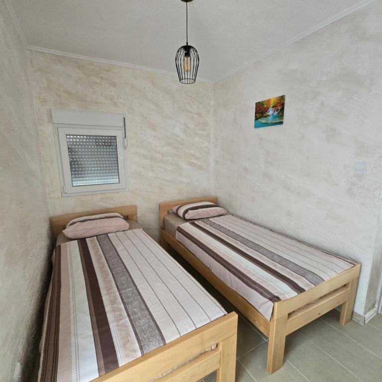 Apartman Turkovic - Deluks Dvokrevetna Soba sa Bračnim Krevetom/Zasebnim Krevetima - 4