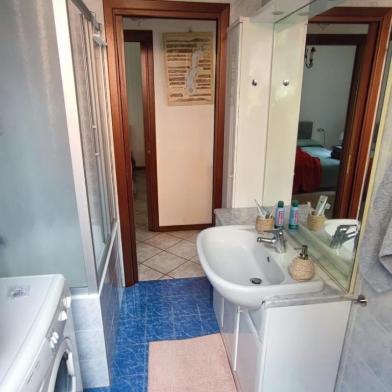 Blu dipinto di blu - Como Lake View - Perledo - Casa con 2 Camere da Letto - 40