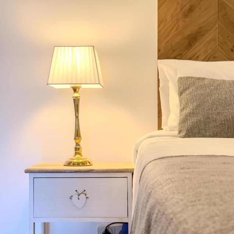 Cozy Place next to Park Güell - Two-Bedroom Apartment - 19