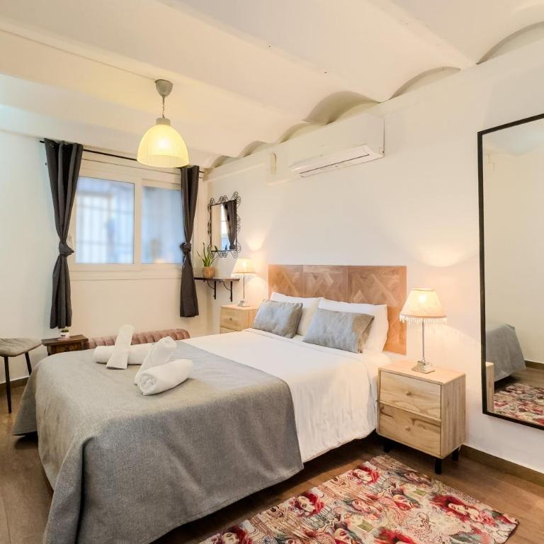 Cozy Place next to Park Güell - Two-Bedroom Apartment - 1