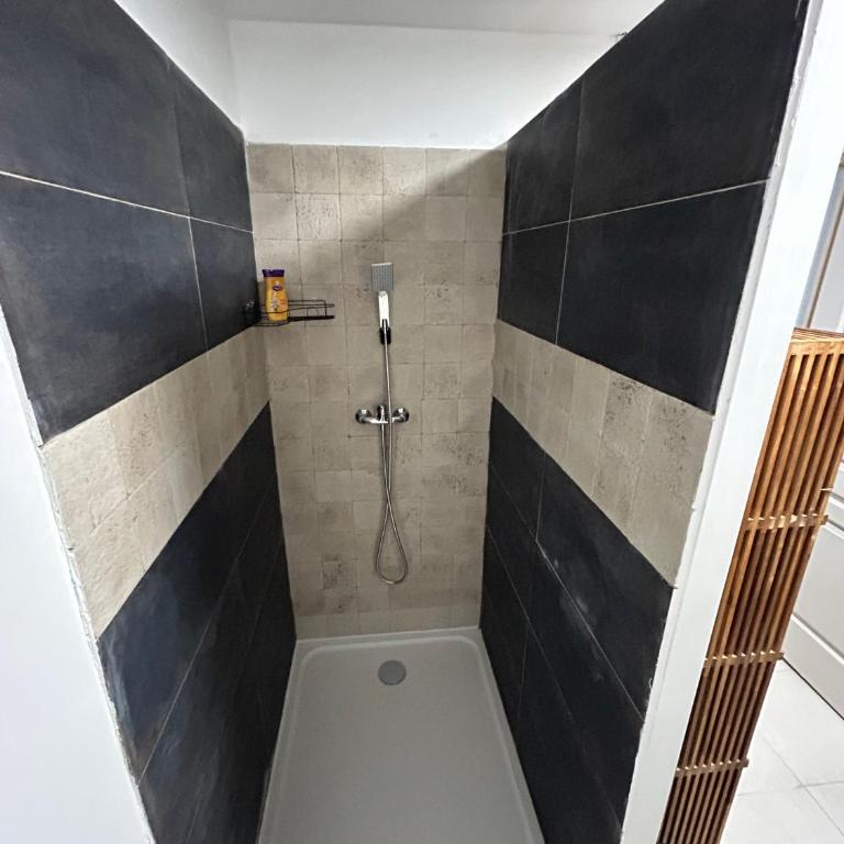 LOFT ATYPIQUE au COEUR de la PROVENCE - Maison 2 Chambres - 5