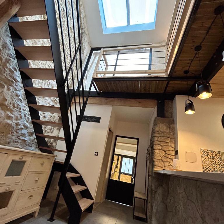 LOFT ATYPIQUE au COEUR de la PROVENCE - Maison 2 Chambres - 9