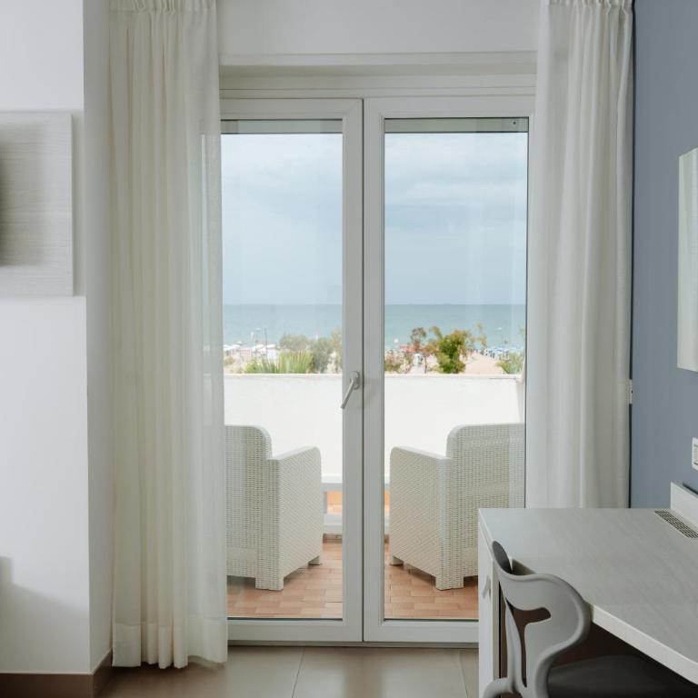 Hotel Caravel - Camera Tripla - 3
