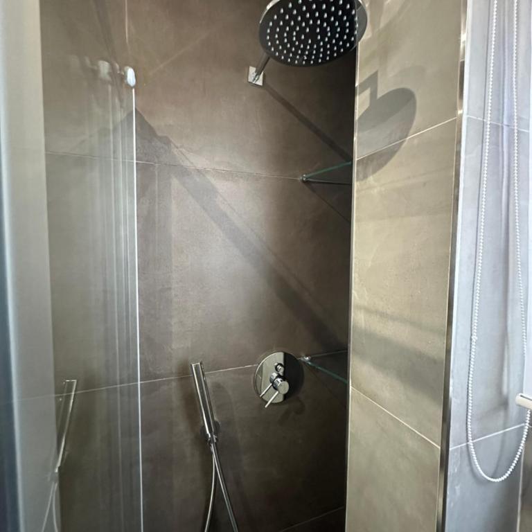 Agorà Connect Space - Camera Matrimoniale con Bagno Privato Esterno - 10