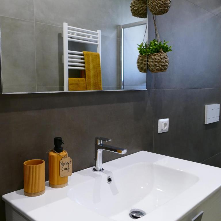 Agorà Connect Space - Camera Matrimoniale con Bagno Privato Esterno - 15