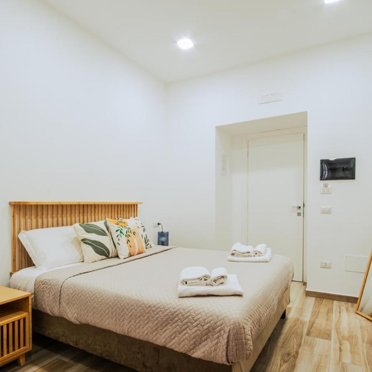 Lara's Home by I Borbone - Deluxe Double Room with Balcony - 6