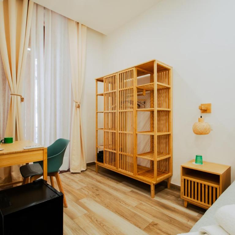 Lara's Home by I Borbone - Deluxe Double Room with Balcony - 8